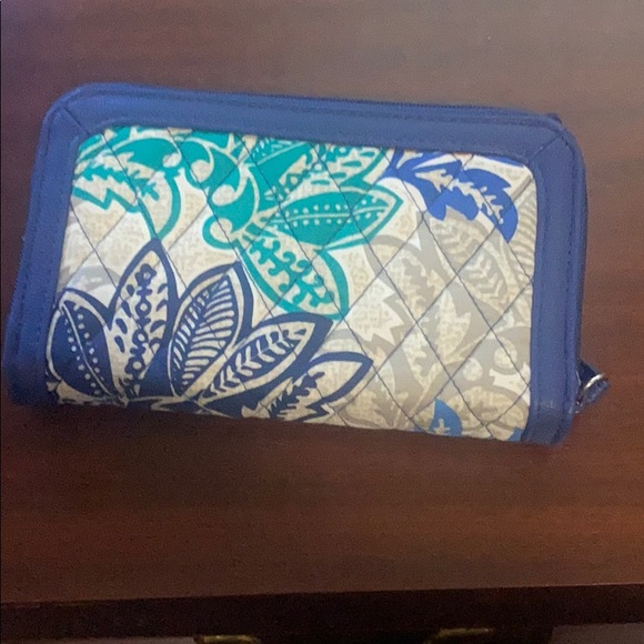 Vera Bradley Santiago Wristlet - Picture 3 of 4